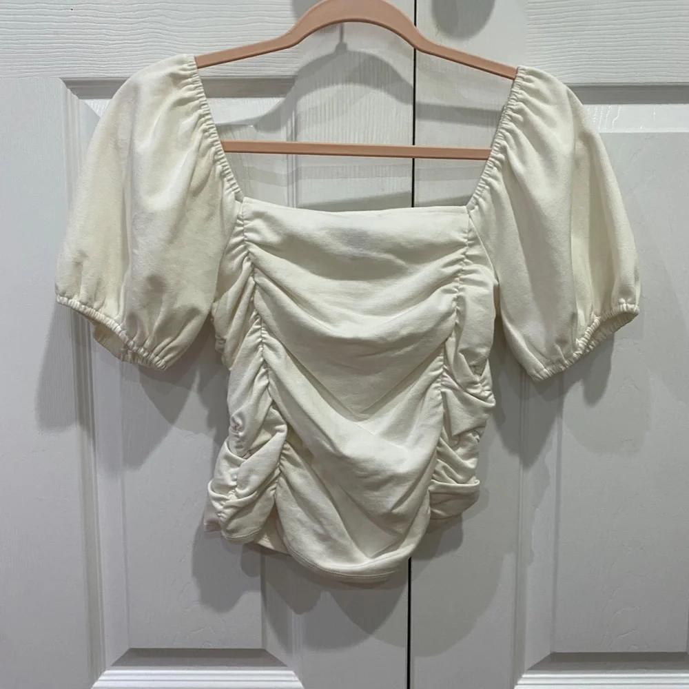 Puff Sleeve Ruched Top - Picture 2 of 3